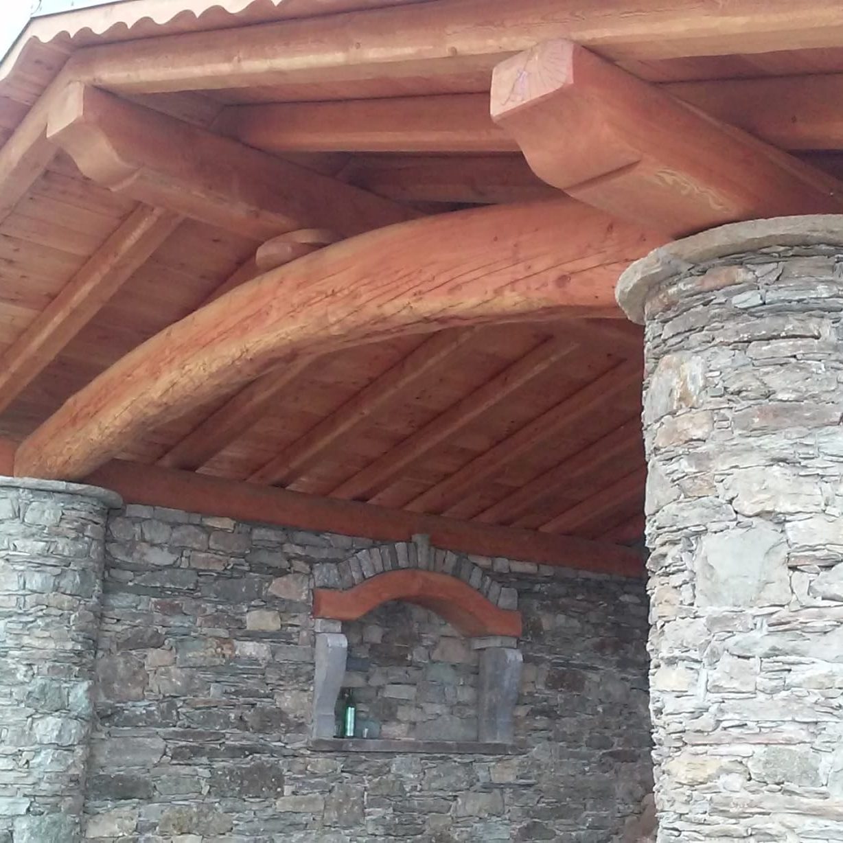 Ristrutturazione Baita in alto Canavese con travi in larice Segheria e Legnami Chiabotti